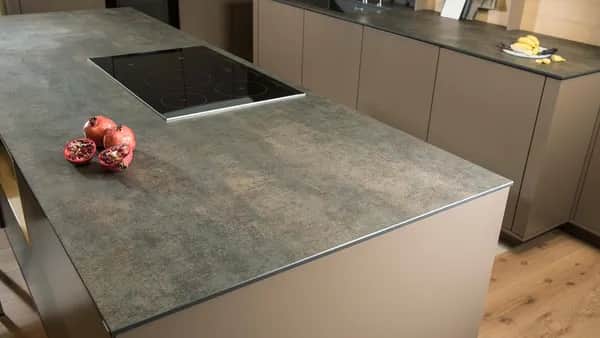 Küchenarbeitsplatten aus dem Natur-Werkstoff KERAMIK