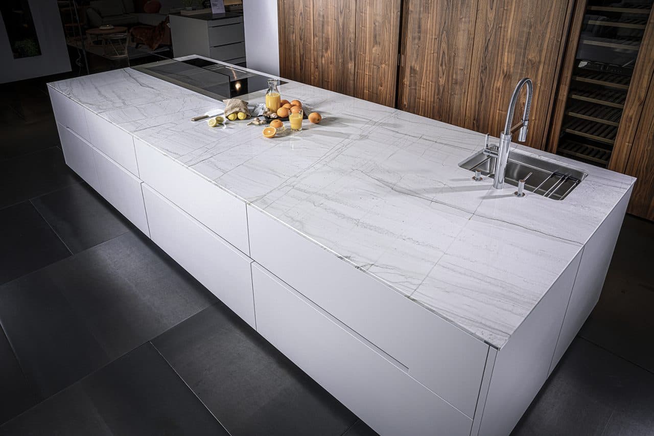 Naturstein Arbeitsplatte I POLIERTE OBERFLÄCHE