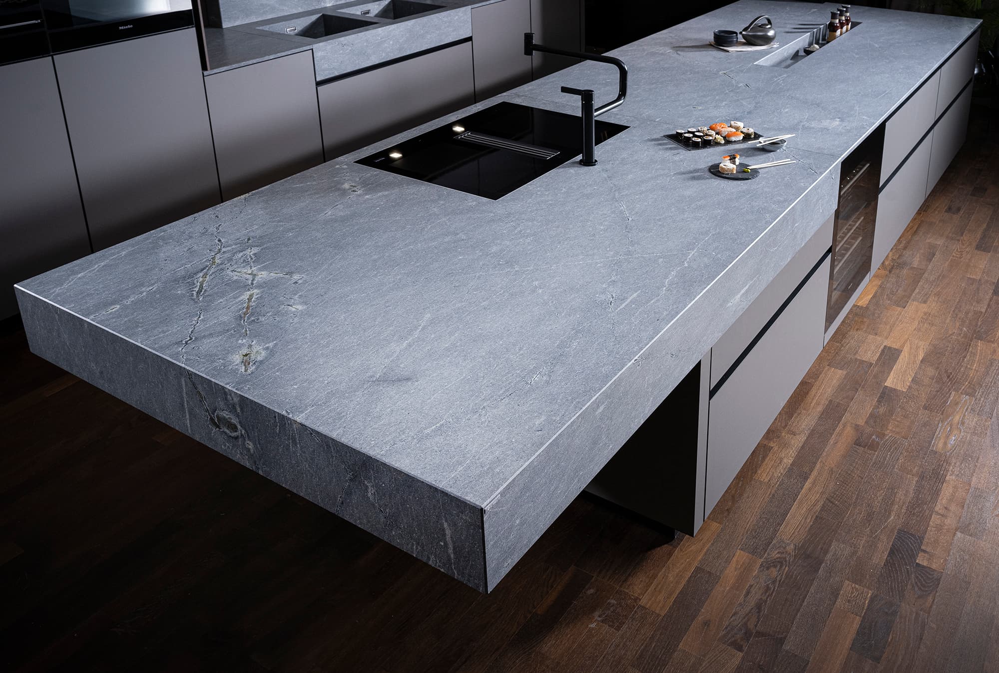 Naturstein Arbeitsplatte I LEATHER LOOK