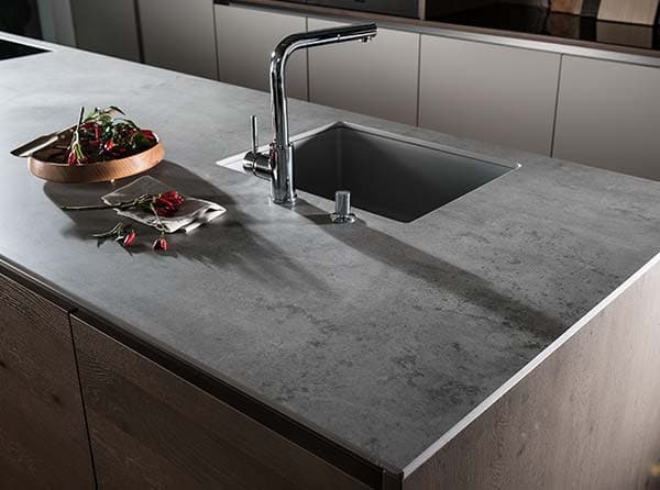 Küchenarbeitsplatten aus dem Natur-Werkstoff KERAMIK