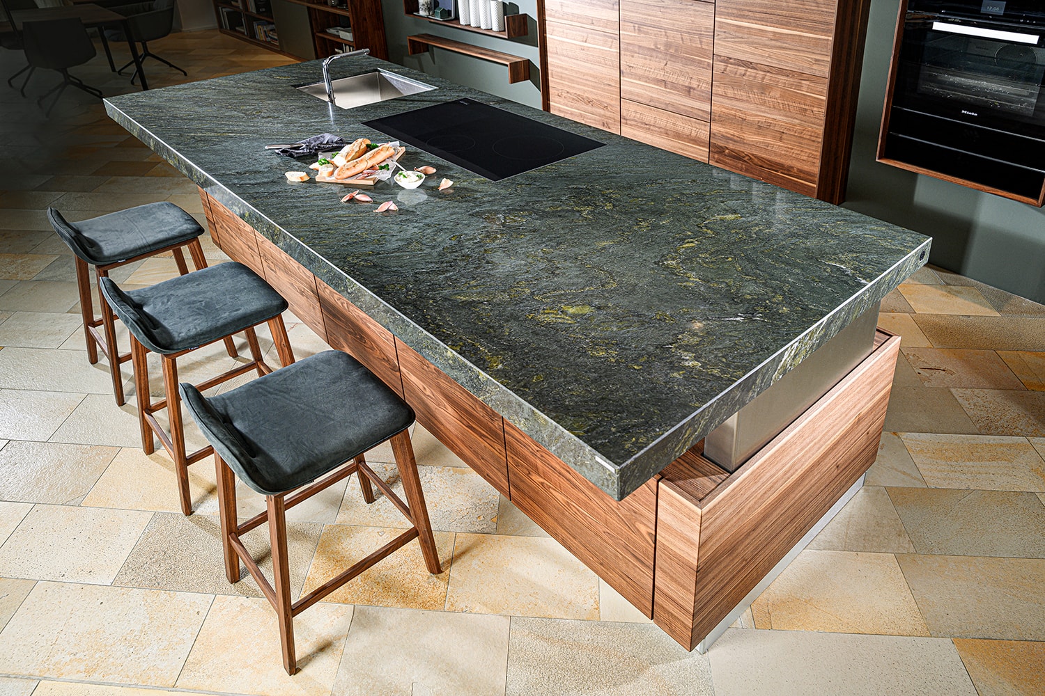 ALPENWELT. EINZIGARTIGE NATURSTEINE AUS DER ALPENREGION.