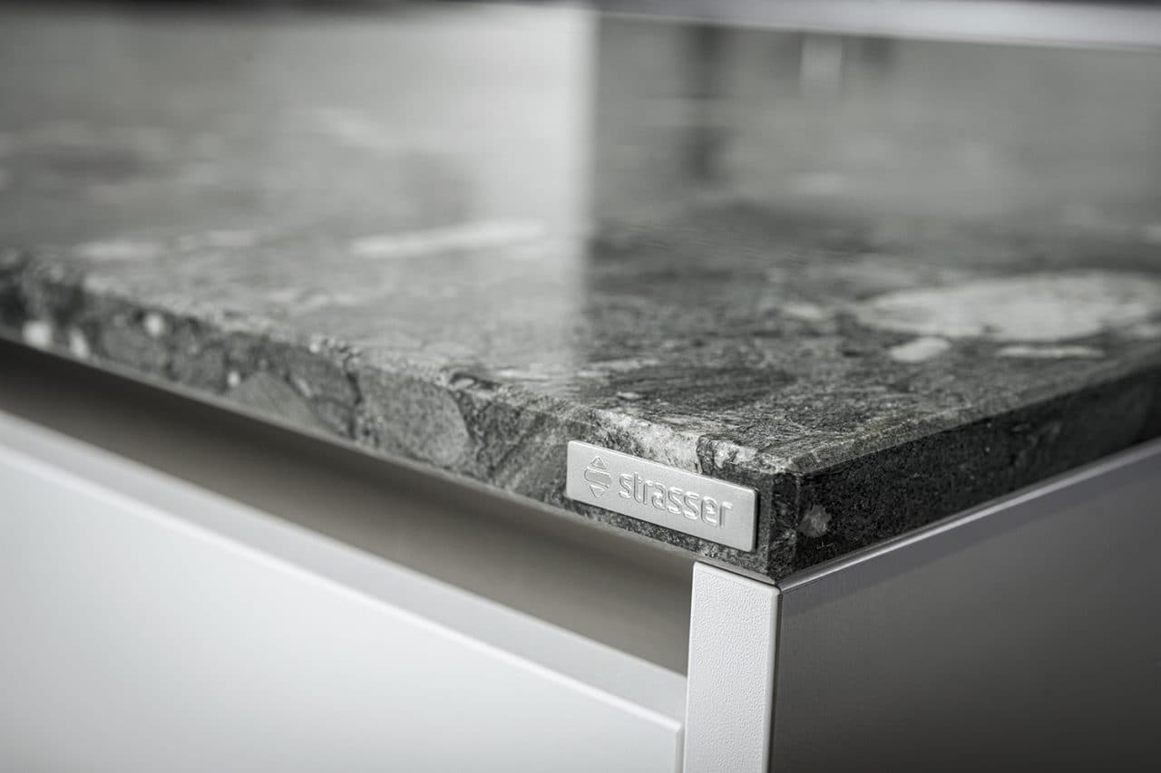 ALPENWELT. EINZIGARTIGE NATURSTEINE AUS DER ALPENREGION.