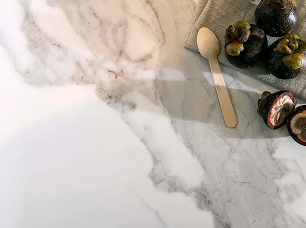 Küchenarbeitsplatten aus dem Natur-Werkstoff KERAMIK