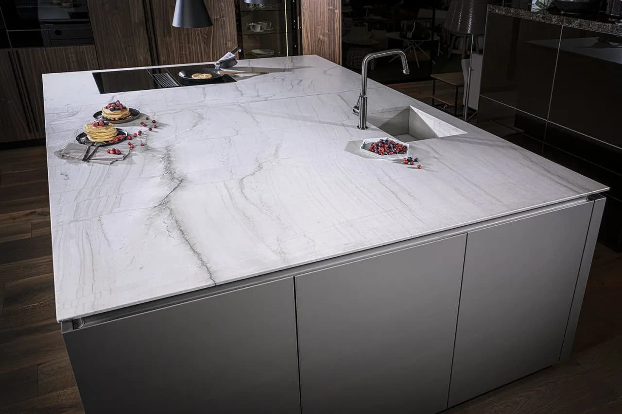 Naturstein Arbeitsplatte I LEATHER LOOK
